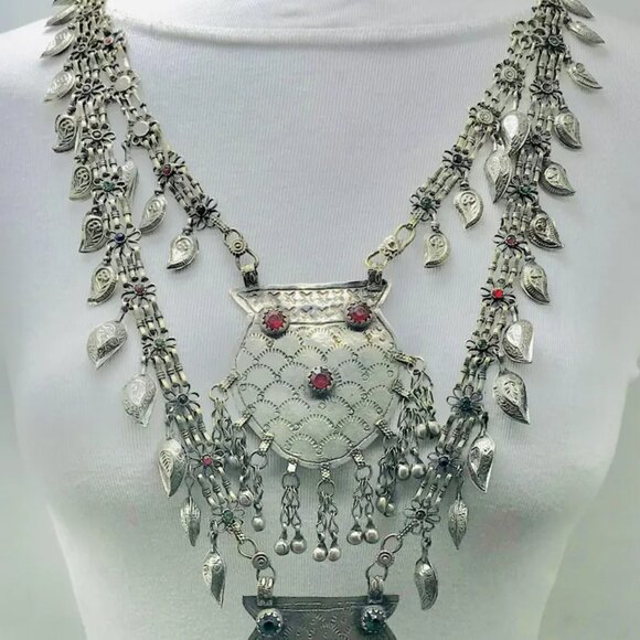 Multi Layered Silver Kuchi Antique Necklace, Unique Silver Big Pendants Necklace - Picture 10 of 11